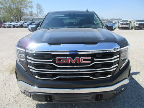New 2026 GMC Sierra 1500 SLT w/ SLT Premium Package image 12