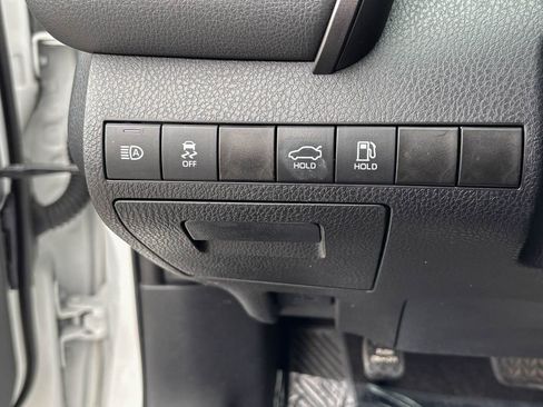 Used 2021 Toyota Camry SE image 22