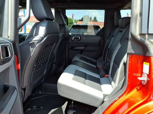 Certified 2024 Ford Bronco Black Diamond AWD/4WD image 11