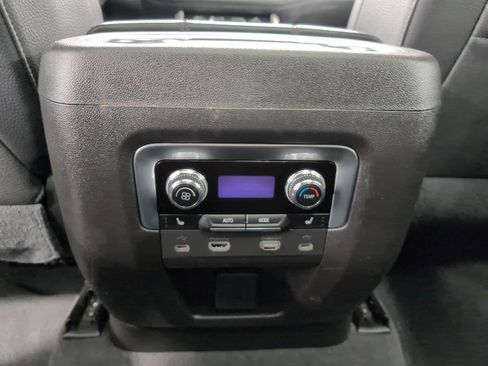 Used 2021 GMC Yukon Denali w/ Denali Ultimate Package AWD/4WD image 22