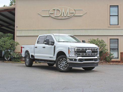 Used 2023 Ford F250 XLT w/ FX4 Off-Road Package AWD/4WD image 2