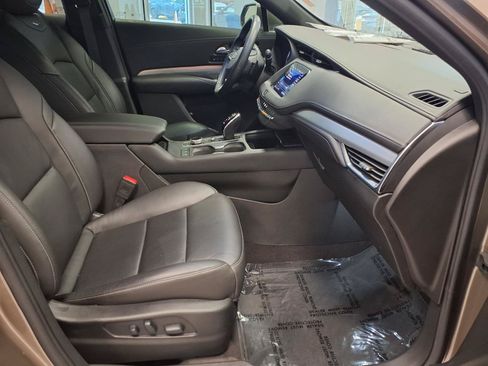Used 2020 Cadillac XT4 Premium Luxury FWD image 10