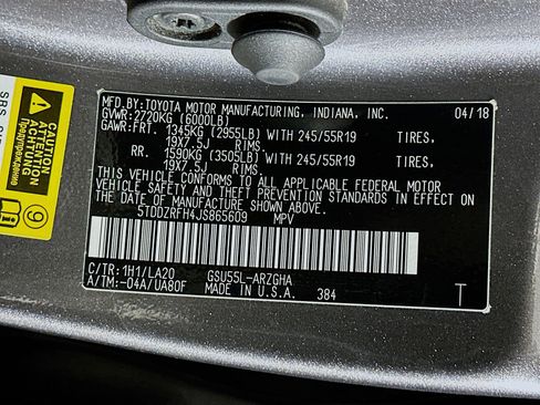 Used 2018 Toyota Highlander Limited w/ Carpet Mat Package (TMS) image 12