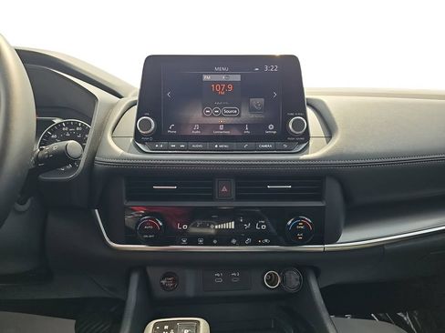 Used 2025 Nissan Rogue SV FWD image 20
