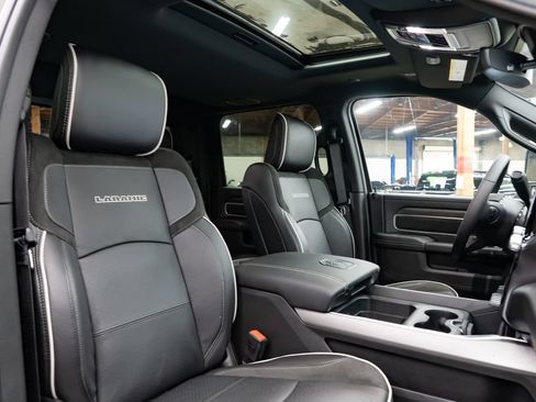 New 2026 RAM 2500 Laramie AWD/4WD image 32