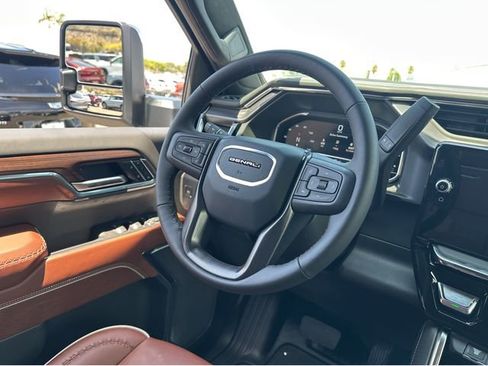 New 2025 GMC Sierra 2500 Denali Ultimate image 5
