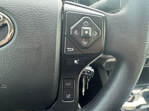 Used 2022 Toyota Tacoma SR w/ SR Convenience Package RWD image 19