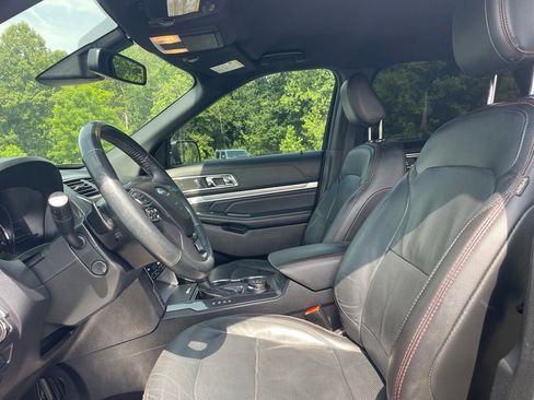 Used 2018 Ford Explorer Sport w/ Equipment Group 401A AWD/4WD image 2