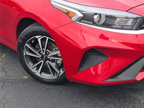 Used 2024 Kia Forte LXS image 3