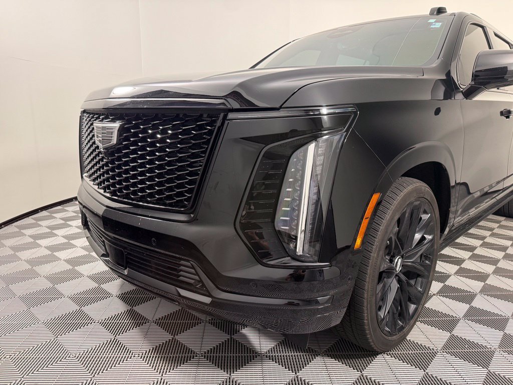 Used 2025 Cadillac Escalade ESV Sport Platinum w/ LPO, ONYX Package AWD/4WD image 9