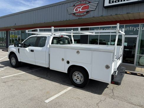 Used 2021 Ford F250 XL w/ STX Appearance Package RWD image 4