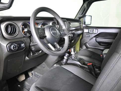 Used 2023 Jeep Gladiator Sport AWD/4WD image 22