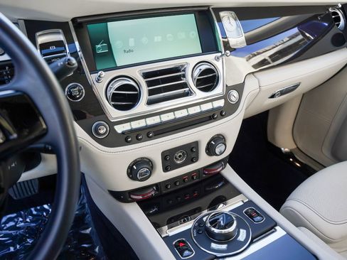 Used 2016 Rolls-Royce Ghost image 7