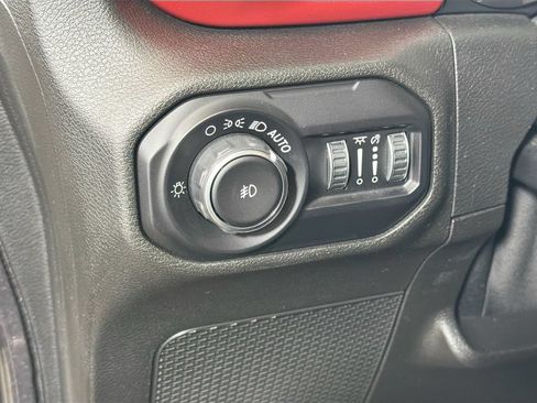 Used 2019 Jeep Wrangler Unlimited Rubicon AWD/4WD image 12