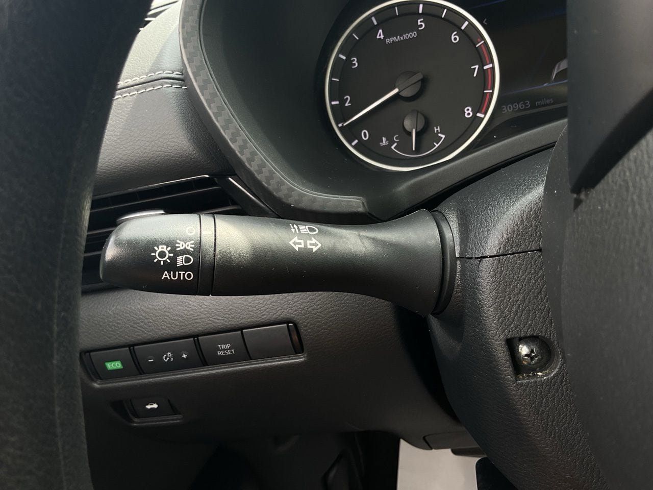 Used 2025 Nissan Sentra SV FWD image 32
