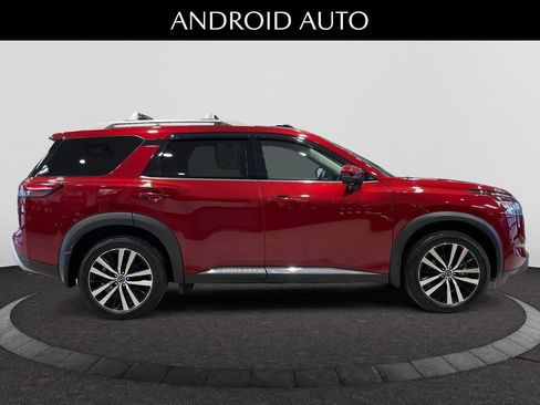 Used 2024 Nissan Pathfinder Platinum image 6