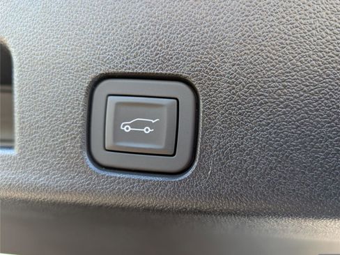 New 2026 Chevrolet Traverse LT image 10