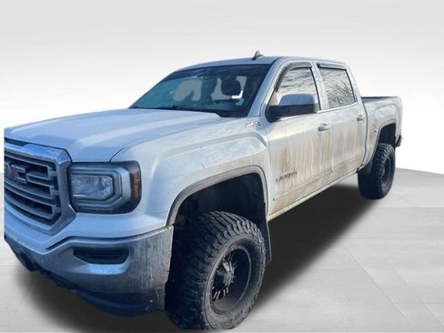 Used 2018 GMC Sierra 1500 SLE image 1