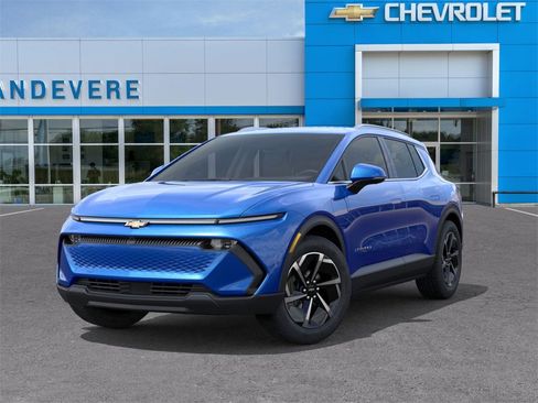 New 2026 Chevrolet Equinox EV LT image 6