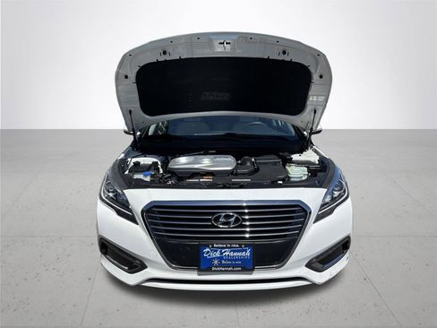 Used 2017 Hyundai Sonata Plug-In Hybrid FWD image 4