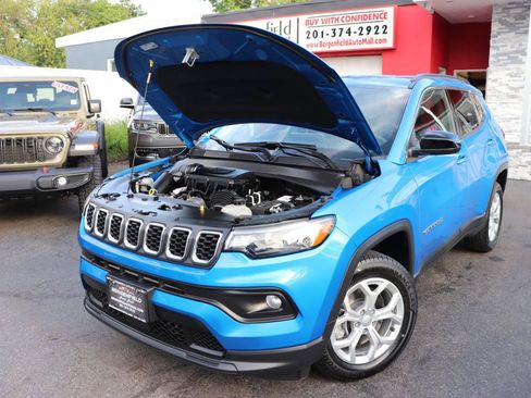 Used 2024 Jeep Compass Latitude AWD/4WD image 49
