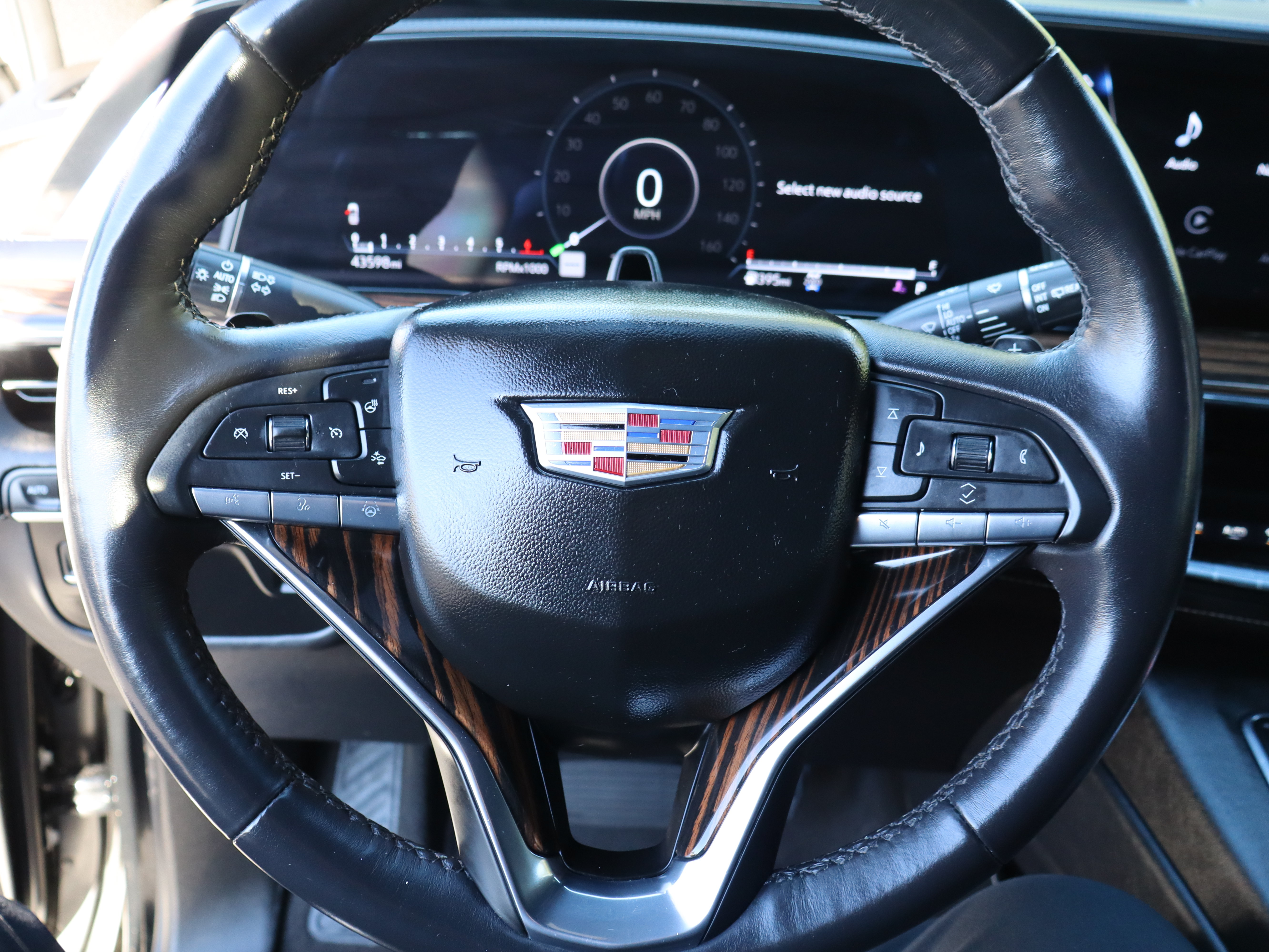 Used 2024 Cadillac Escalade ESV Premium Luxury AWD/4WD image 24