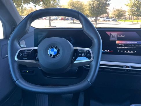 Used 2026 BMW iX xDrive45 w/ Premium Package image 18