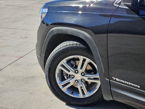 Used 2022 GMC Terrain SLE w/ Driver Convenience Package image 5