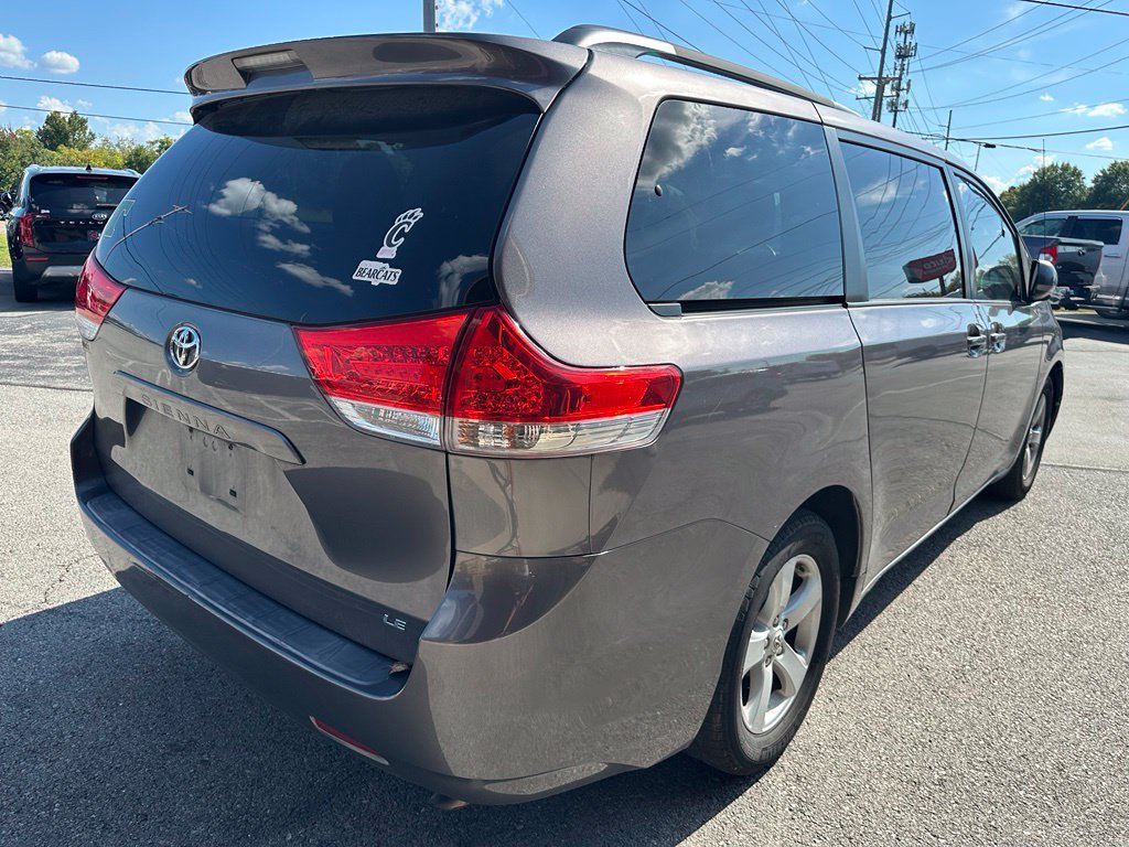 Used 2012 Toyota Sienna LE FWD image 3