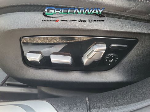 Used 2018 BMW 750i image 21