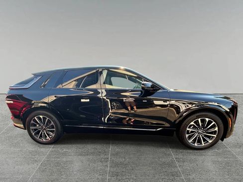 New 2026 Cadillac Lyriq Sport RWD image 6