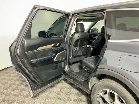 Used 2020 Kia Telluride EX image 29