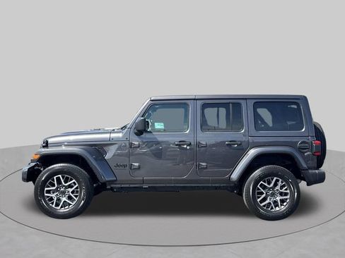 Used 2025 Jeep Wrangler Unlimited Sahara AWD/4WD image 14