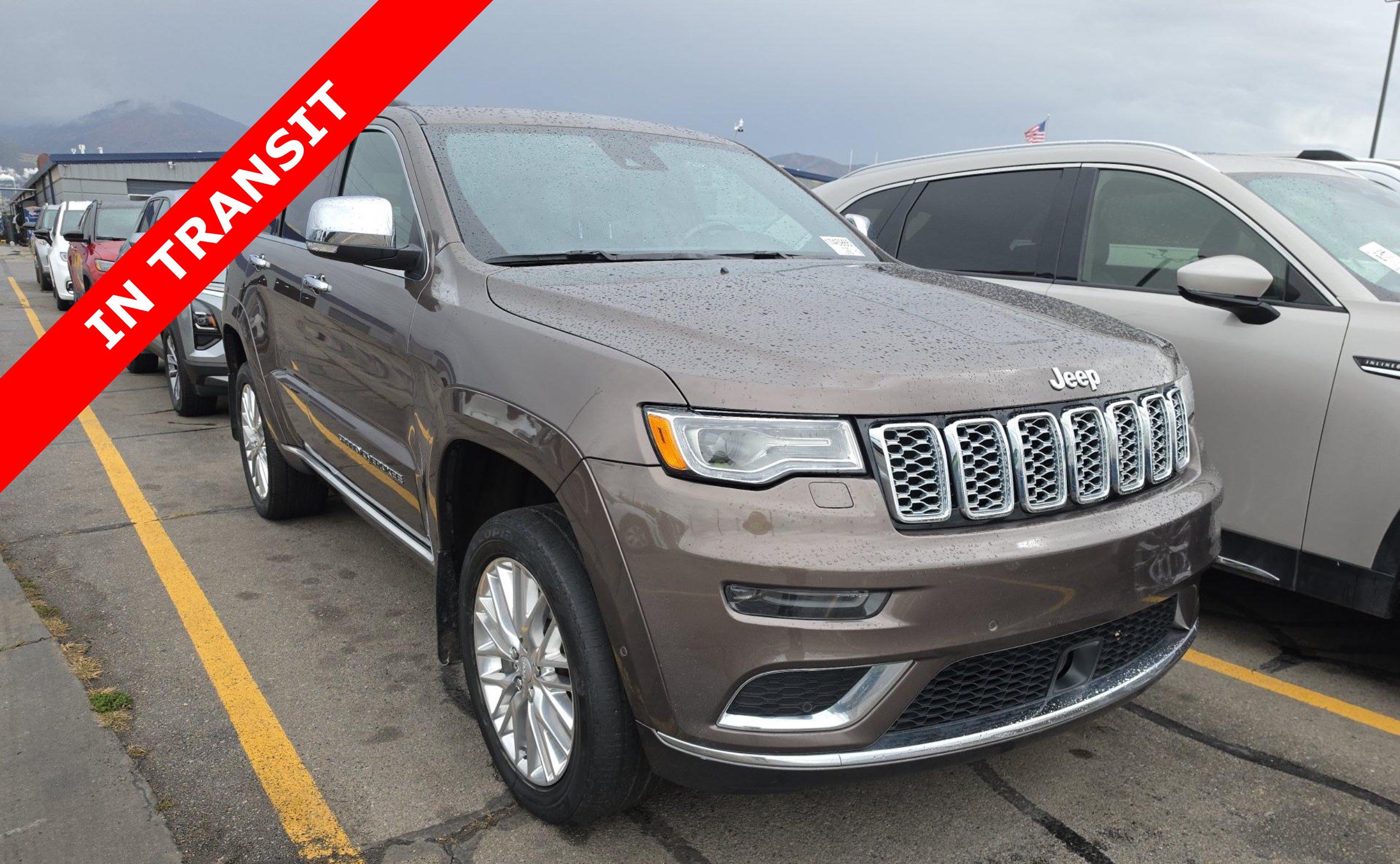 Used 2018 Jeep Grand Cherokee Summit AWD/4WD image 5