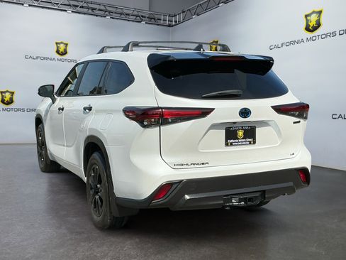 Used 2024 Toyota Highlander LE image 7