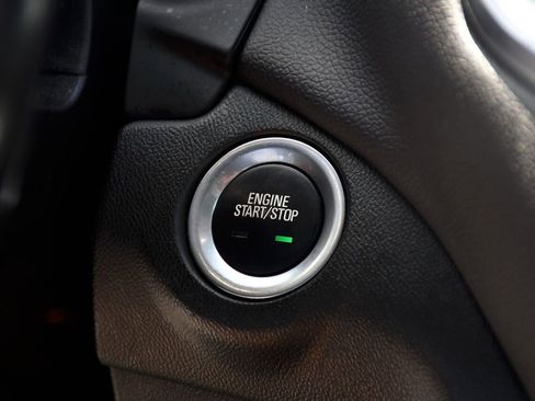 Used 2021 Chevrolet Equinox LT w/ Driver Convenience Package image 27