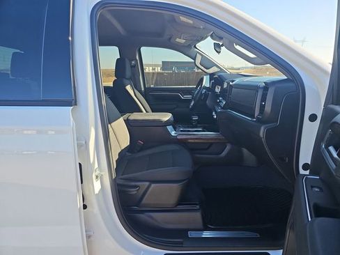 Used 2025 GMC Sierra 1500 Elevation image 28