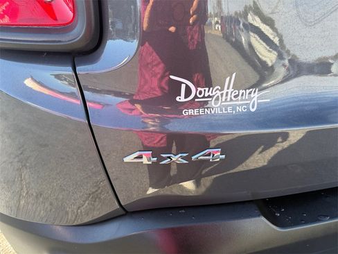 Used 2023 Jeep Renegade Latitude image 20