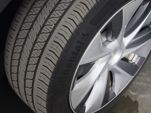 Used 2023 Tesla Model Y AWD image 41