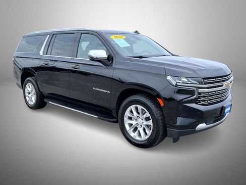 Used 2021 Chevrolet Suburban Premier w/ Premium Package AWD/4WD image 3