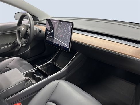 Used 2020 Tesla Model 3 Performance image 9