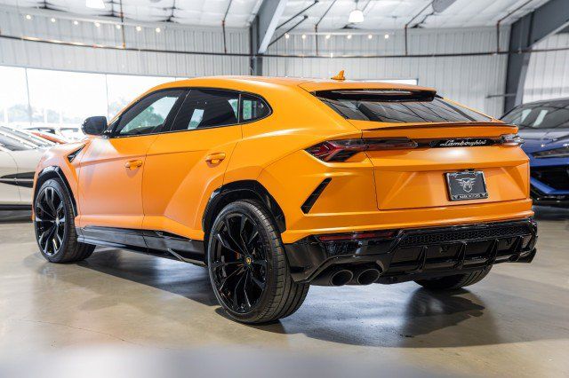 Used 2022 Lamborghini Urus AWD/4WD image 4