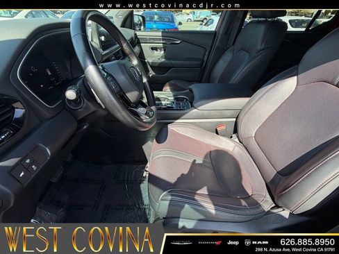 Used 2025 Honda Pilot Black Edition image 16