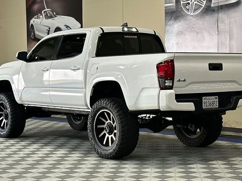 Used 2018 Toyota Tacoma SR w/ SR Convenience Package image 6