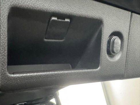 Used 2019 Chevrolet Suburban LT image 32