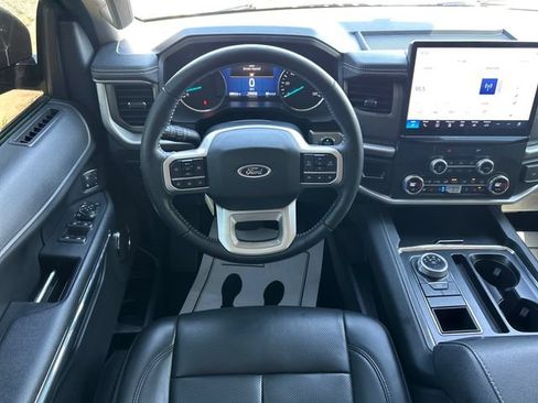 Used 2022 Ford Expedition XLT RWD image 13