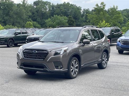 Used 2023 Subaru Forester Limited AWD/4WD image 1