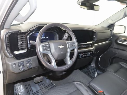 Used 2022 Chevrolet Silverado 1500 LT image 24