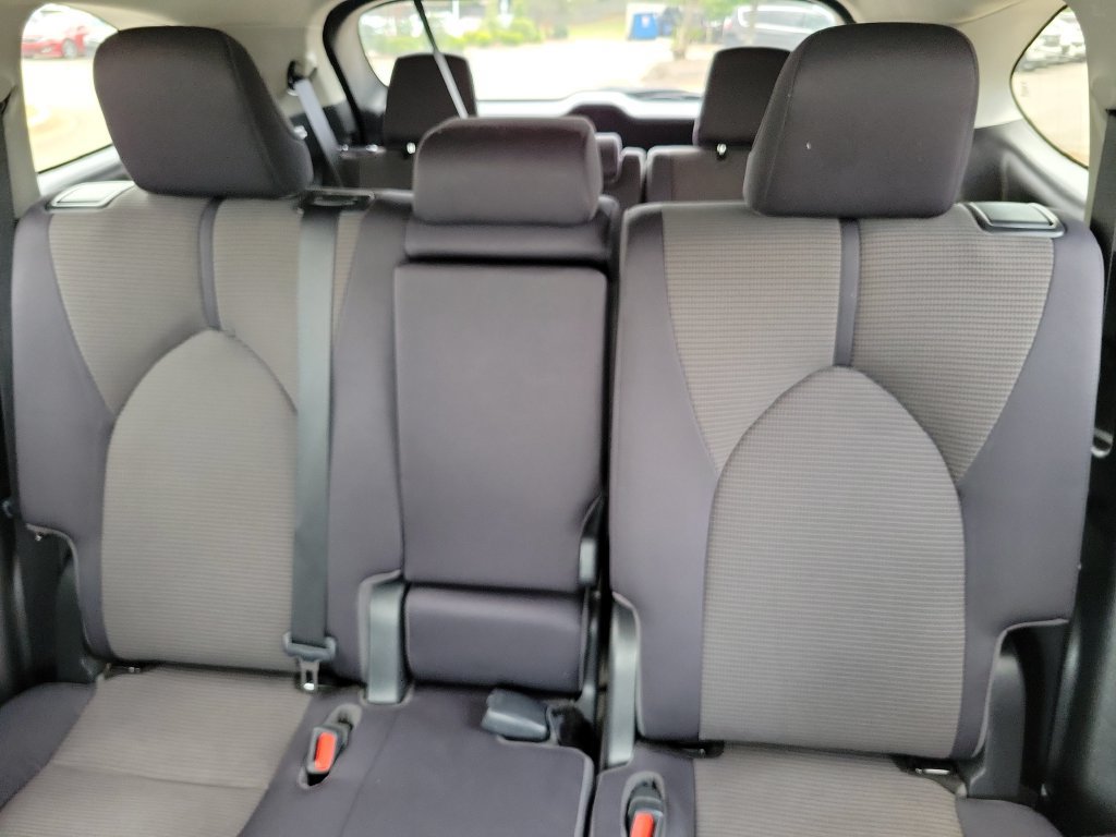 Used 2023 Toyota Highlander LE AWD/4WD image 18