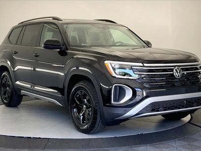 New 2025 Volkswagen Atlas Peak Edition SE